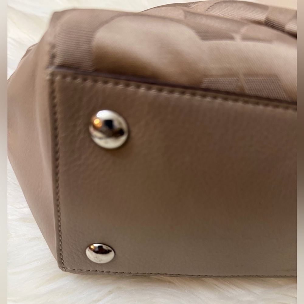 Coach#F25501 Beige Signature Tote - Picture 4 of 14